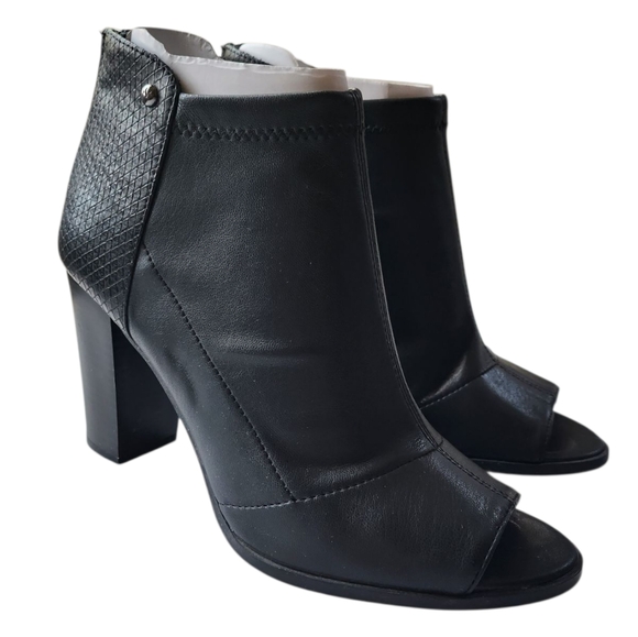 Vera Wang Simply Vera Skimmer Black Simply Stretch Ankle Boots - Picture 4 of 13